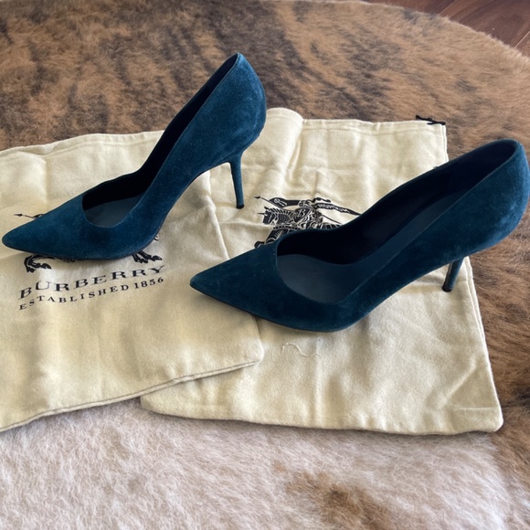 Burberry suede heels - Picture 2 of 5